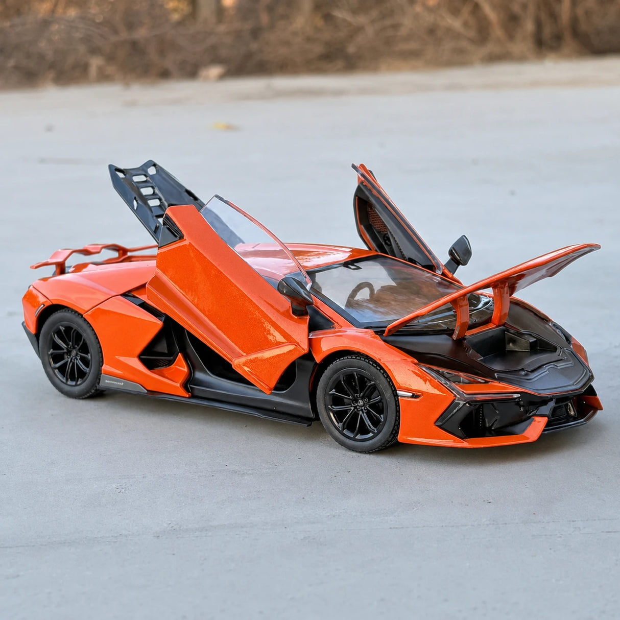 Lamborghini 2023 Revuelto Orange 1:24 – Diecast Display Model Die-Cast