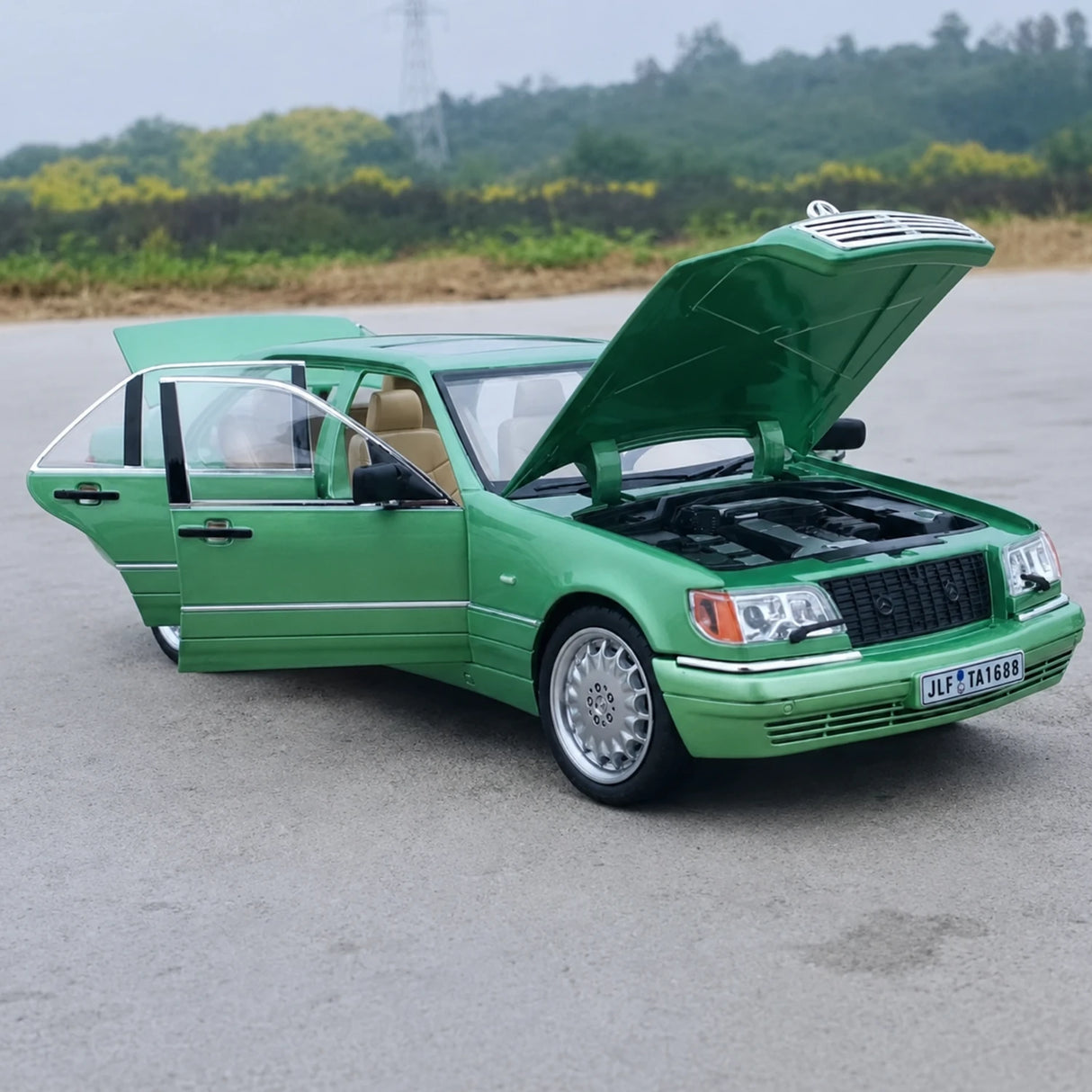 Mercedes-Benz 1991 600 SEL Green 1:24 – Diecast Display Model Die-Cast