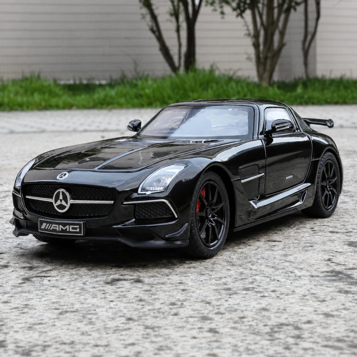 Mercedes-Benz 2013 SLS AMG Black Series Black 1:24 – Diecast Display Model Die-Cast