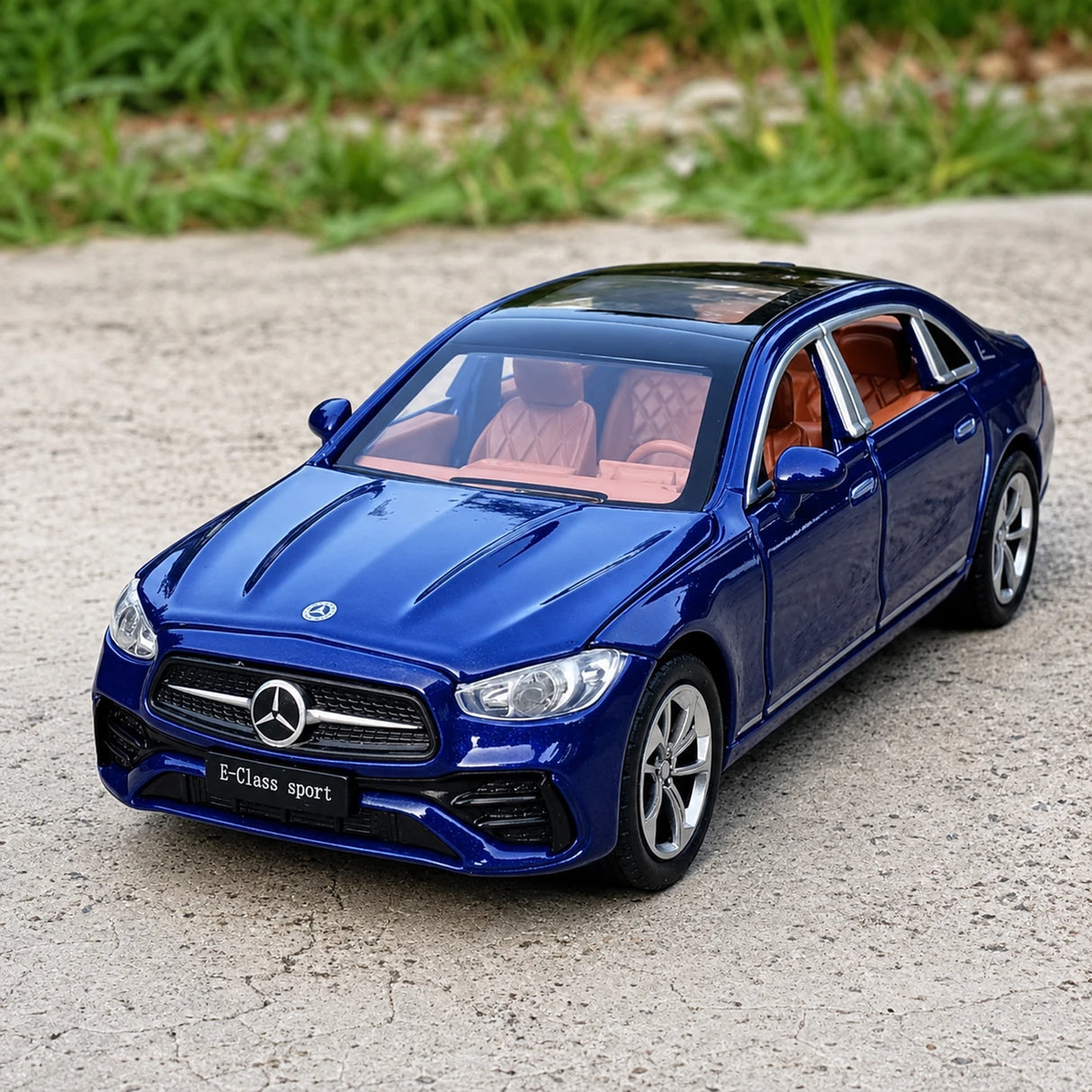 Mercedes-Benz 2017 E400 C238 Blue 1:24 – Diecast Display Model Die-Cast
