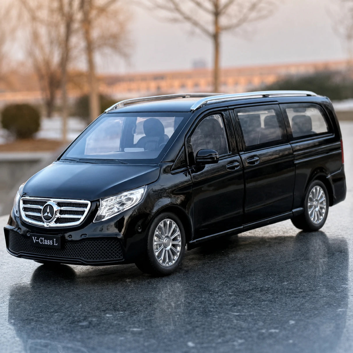 Mercedes-Benz 2018 V260L Black 1:24 – Diecast Display Model Die-Cast