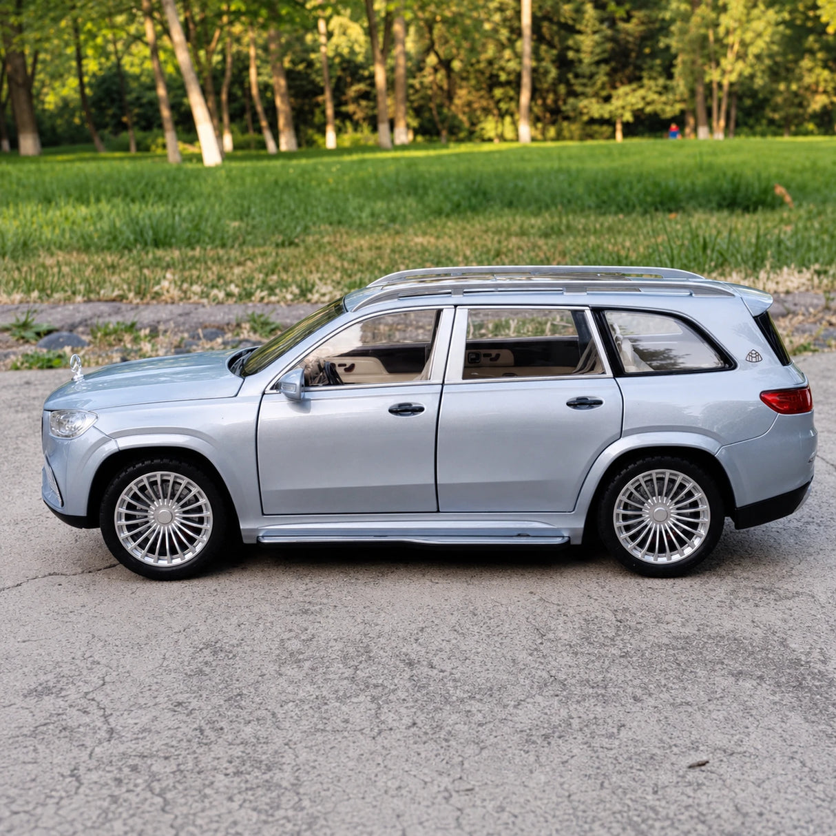 Mercedes-Maybach 2021 GLS600 Silver 1:24 – Modello espositivo in pressofusione