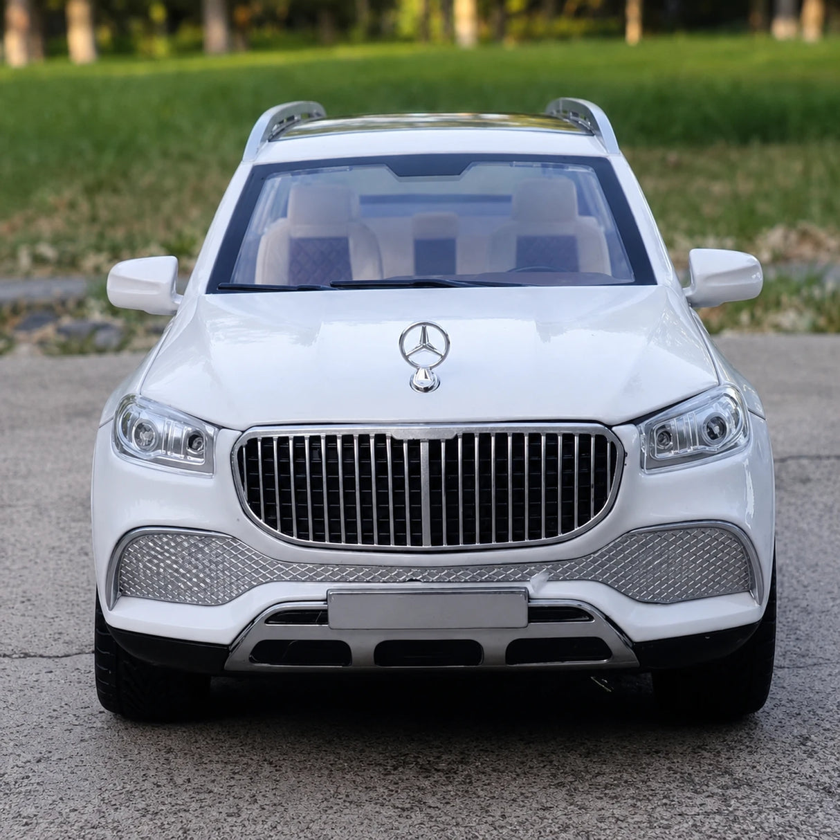 Mercedes-Maybach 2021 GLS600 Mustavalkoinen 1:24 – Valuvalettu näyttömalli