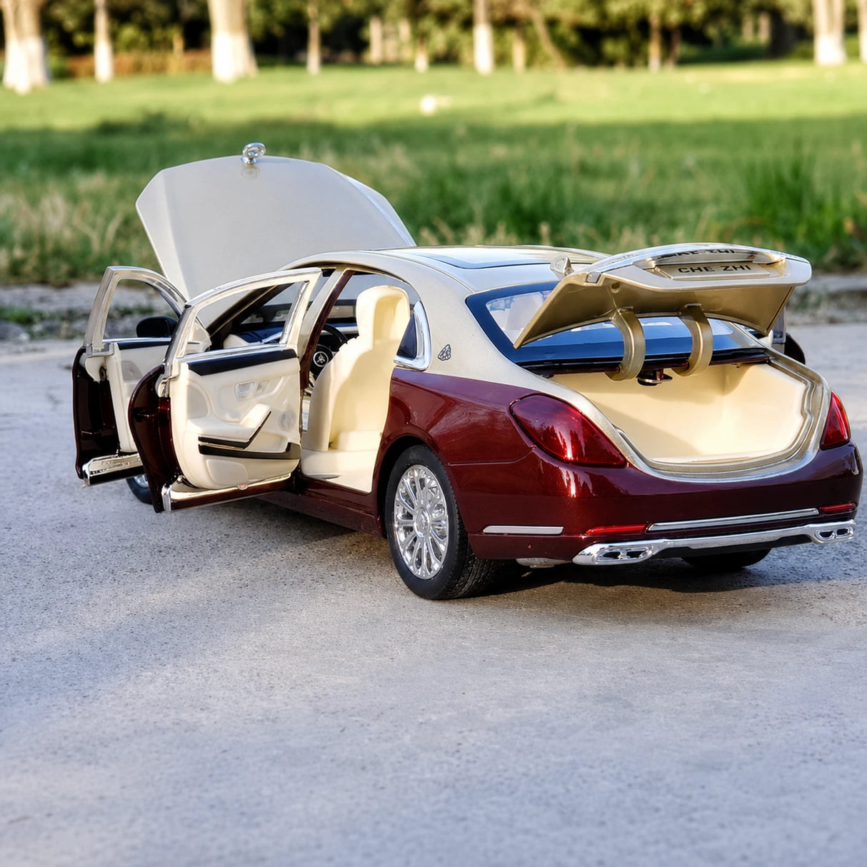 Mercedes-Maybach 2023 S600 ذهبي أحمر 1:24 – نموذج عرض معدني مصبوب