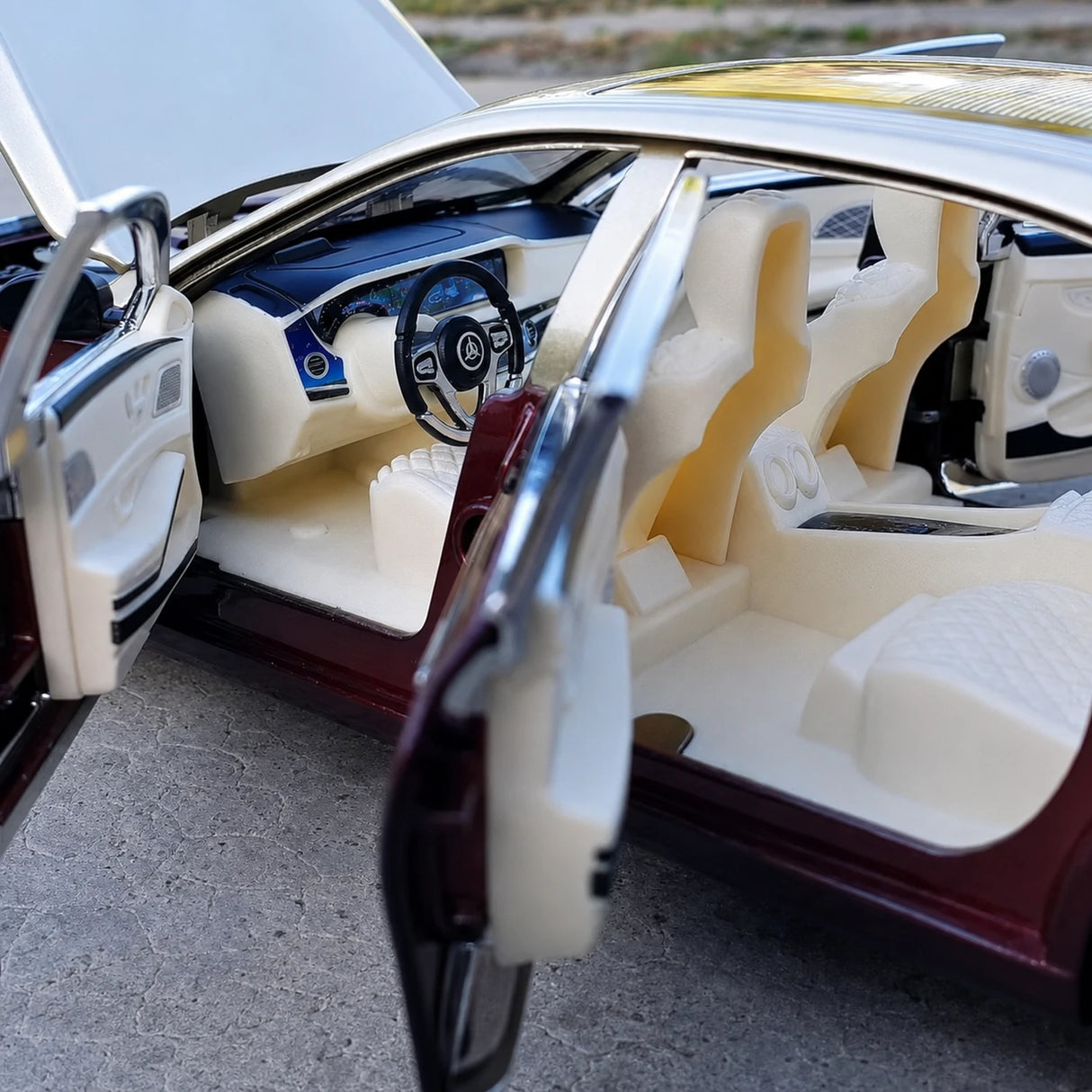 Mercedes-Maybach 2023 S600 ذهبي أحمر 1:24 – نموذج عرض معدني مصبوب
