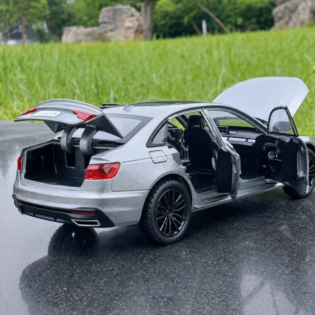 Audi 2025 A4L Gray 1:32 – Diecast Display Model Die-Cast