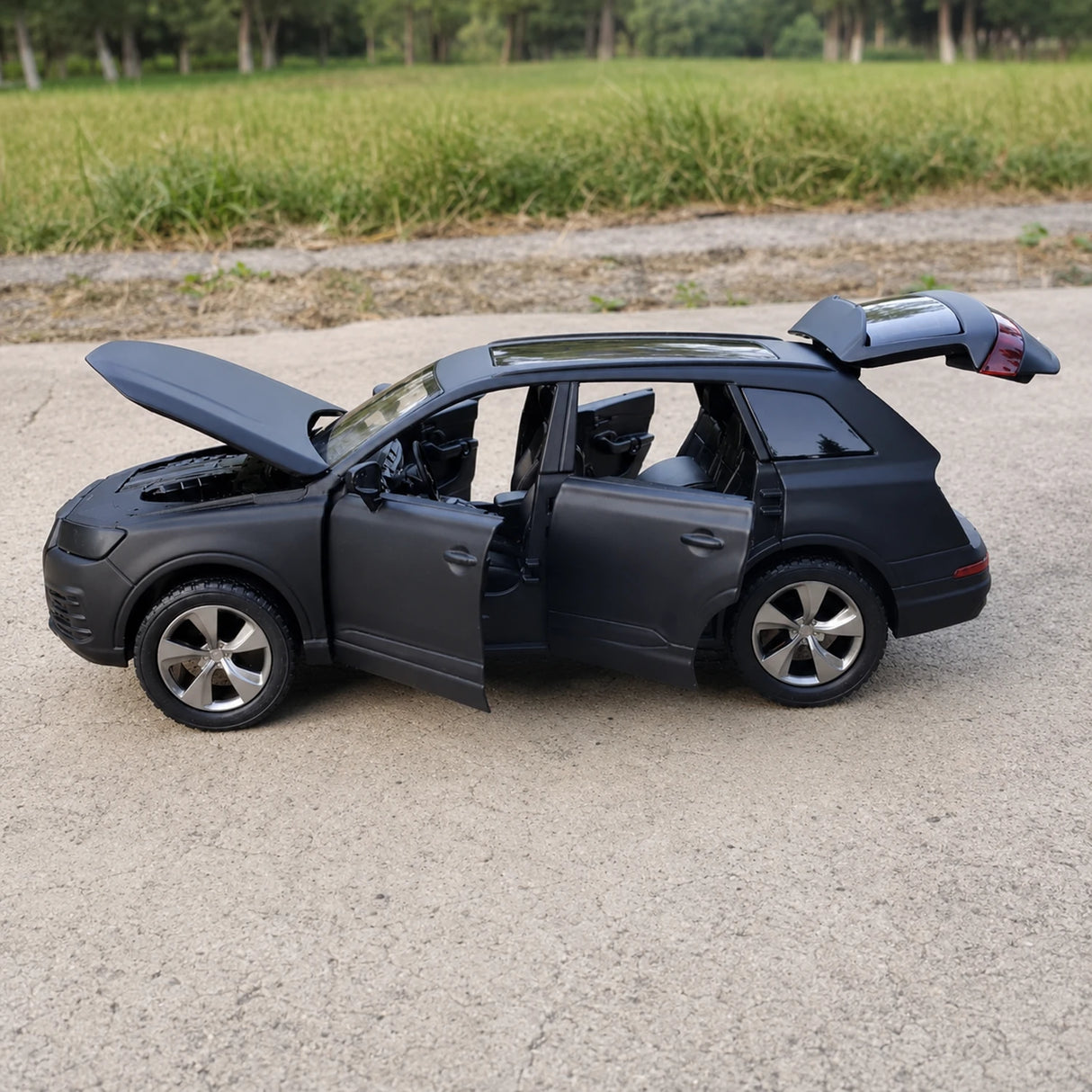 Audi 2019 Q7 Matte Black 1:32 – Diecast Display Model Die-Cast
