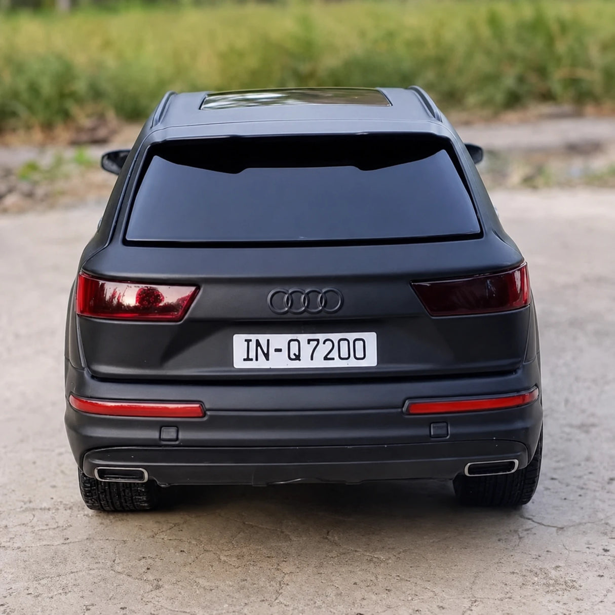 Audi 2019 Q7 Matte Black 1:32 – Diecast Display Model Die-Cast