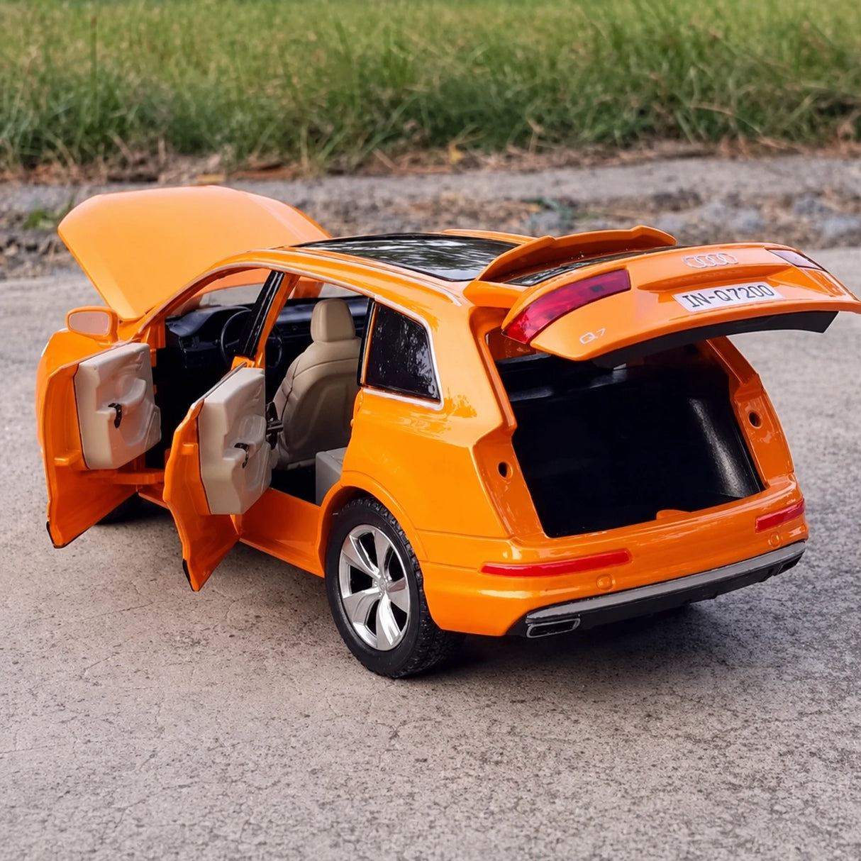 Audi 2019 Q7 Orange 1:32 – Diecast Display Model Die-Cast
