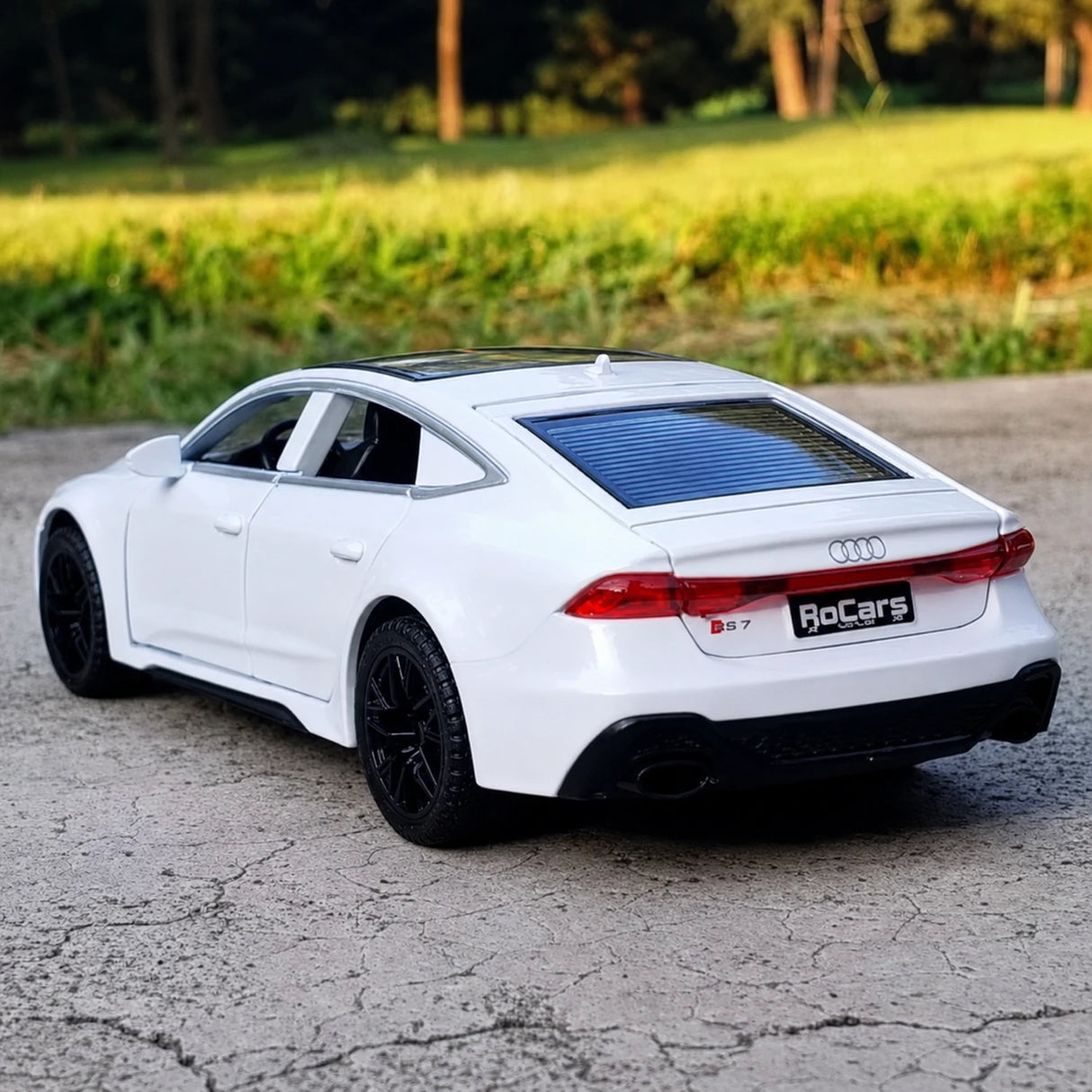 Audi 2024 RS7 وايت 1:32 – نموذج عرض مصبوب بالقالب