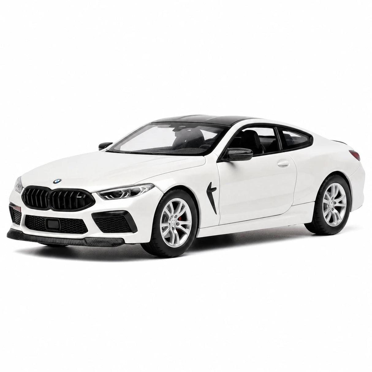 BMW 2017 G15 M8 White 1:32 – model wyświetlacza odlewany z metalu