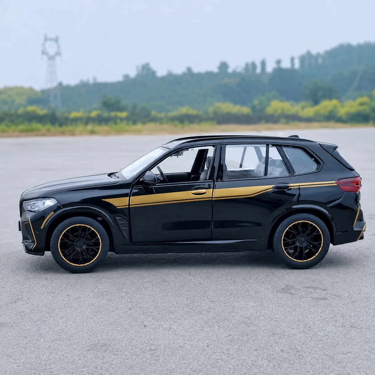BMW 2019 F95 X5 M Black 1:32 – Diecast Display Model Die-Cast