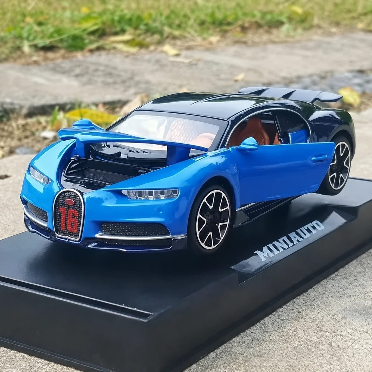 Bugatti 2016 Chiron Blue 1:32 – Diecast Display Model Die-Cast