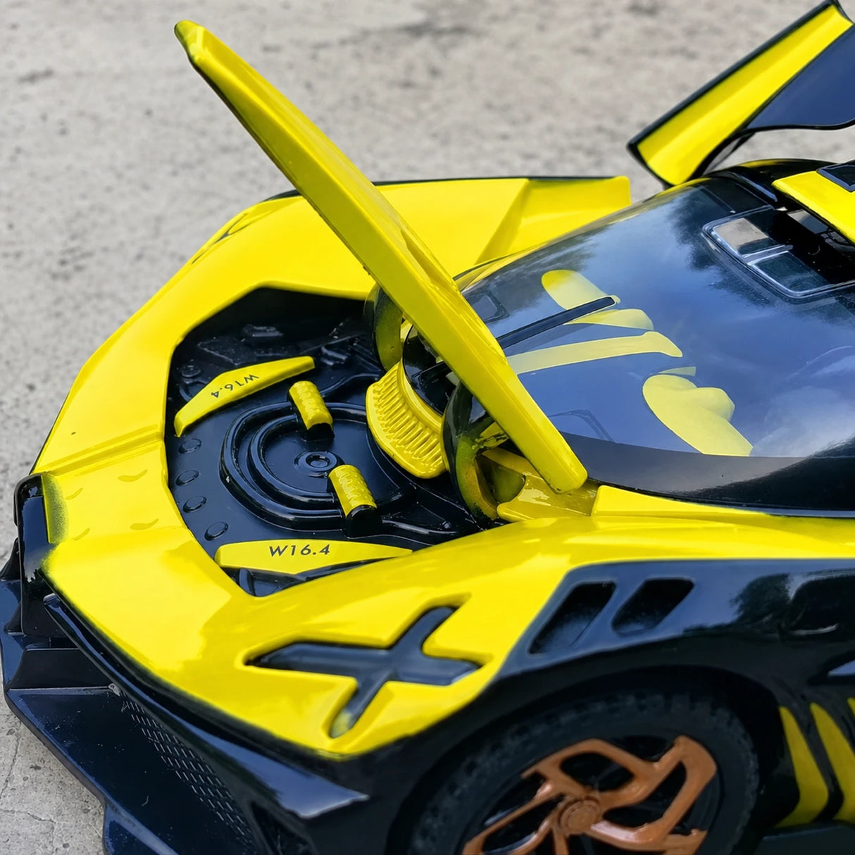 Bugatti 2021 Bolide Yellow 1:32 – Diecast Display Model Die-Cast