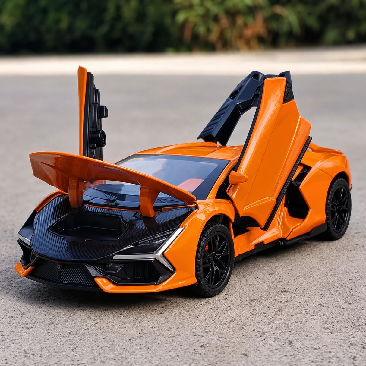 Lamborghini 2024 Revuelto Orange 1:32 – Diecast Display Model Die-Cast
