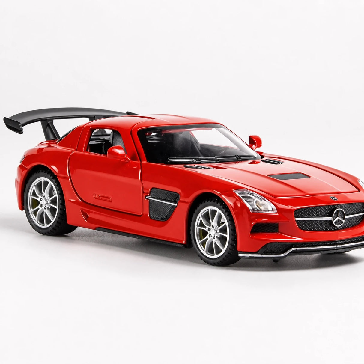 Mercedes-AMG 2010 SLS Red 1:32 – Diecast Display Model Die-Cast
