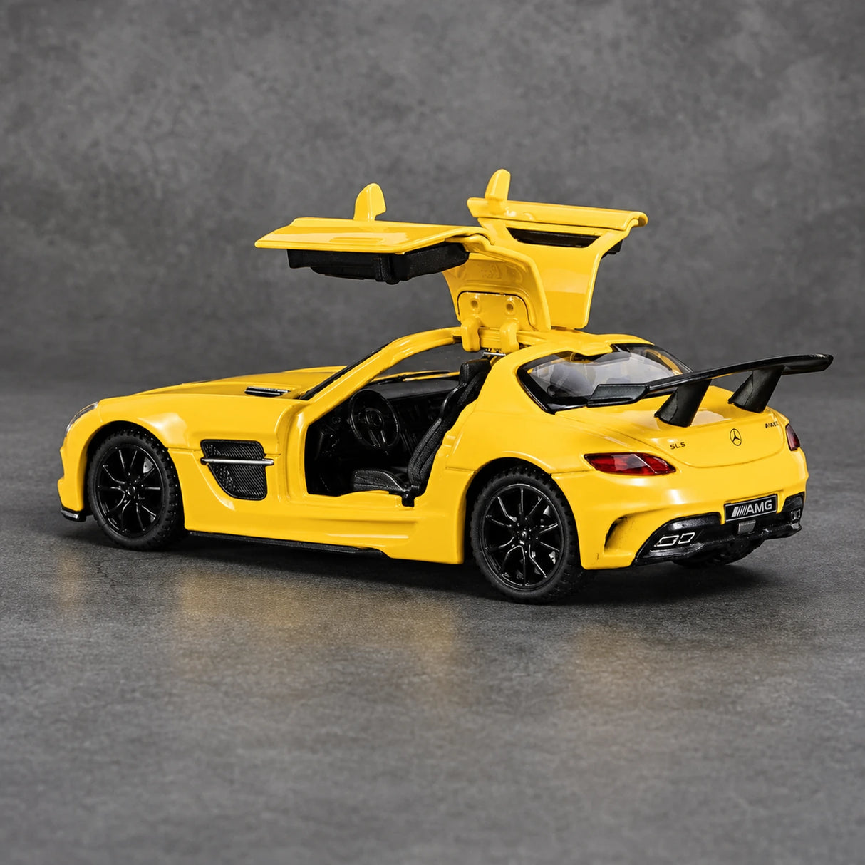 Mercedes-AMG 2010 SLS Yellow 1:32 – Diecast Display Model Die-Cast