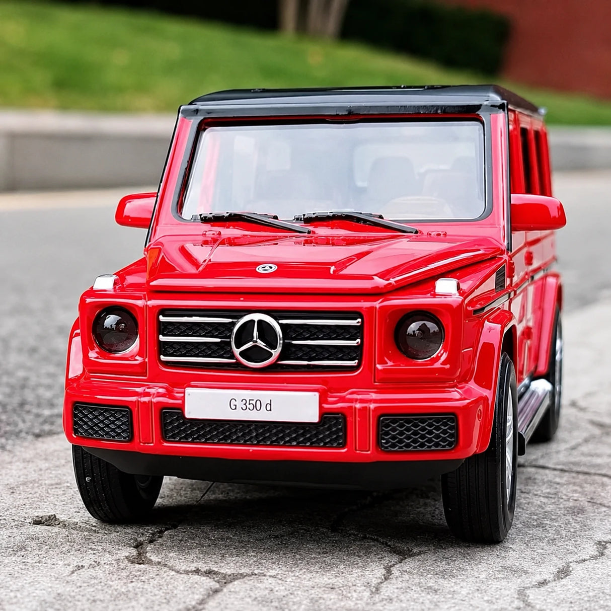 Mercedes-AMG 2012 G63 Red 1:32 – model wyświetlacza odlewany