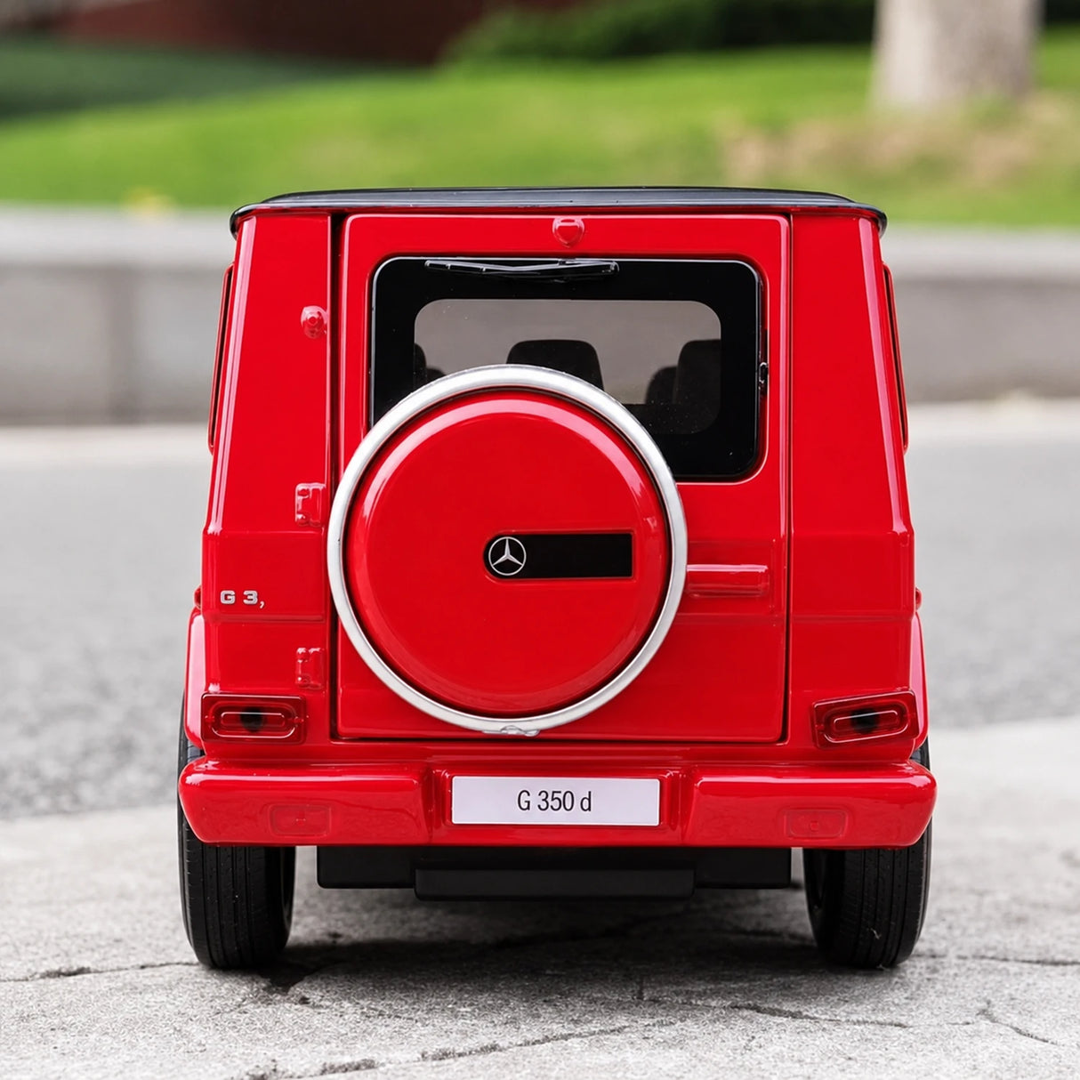 Mercedes-AMG 2012 G63 Red 1:32 – model wyświetlacza odlewany