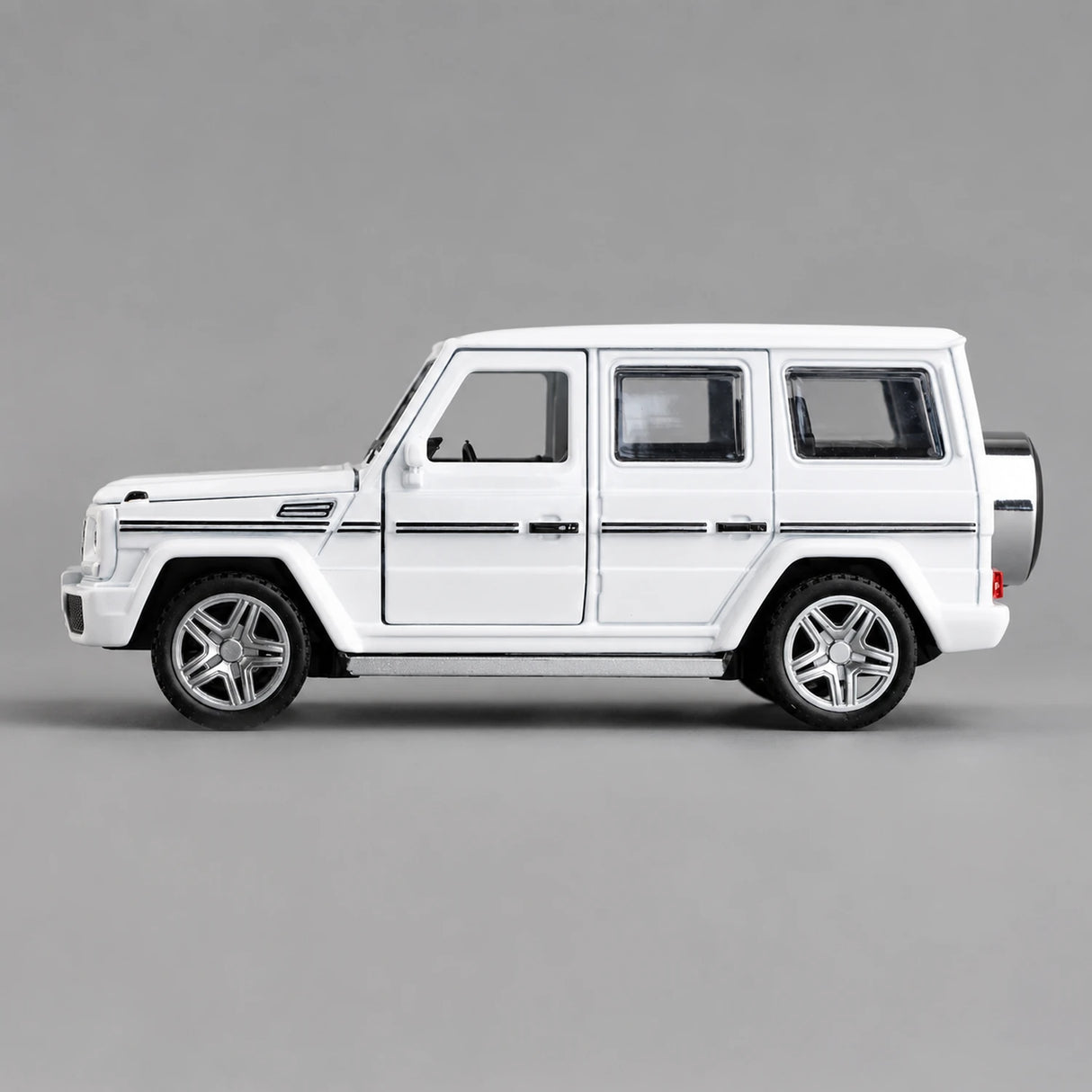 Mercedes-AMG 2012 G63 White 1:32 – Diecast Display Model Die-Cast