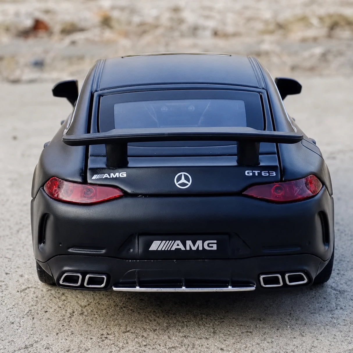 Mercedes-AMG 2019 GT63S Black 1:32 – Diecast Display Model Die-Cast