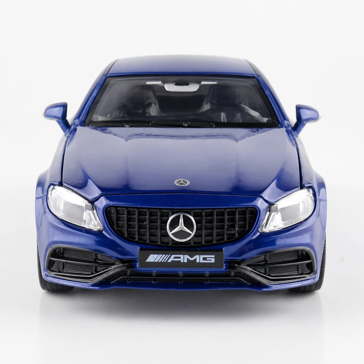 Mercedes-AMG 2023 C63S Coupe Blue 1:32 – model wyświetlacza odlewany z odlewu