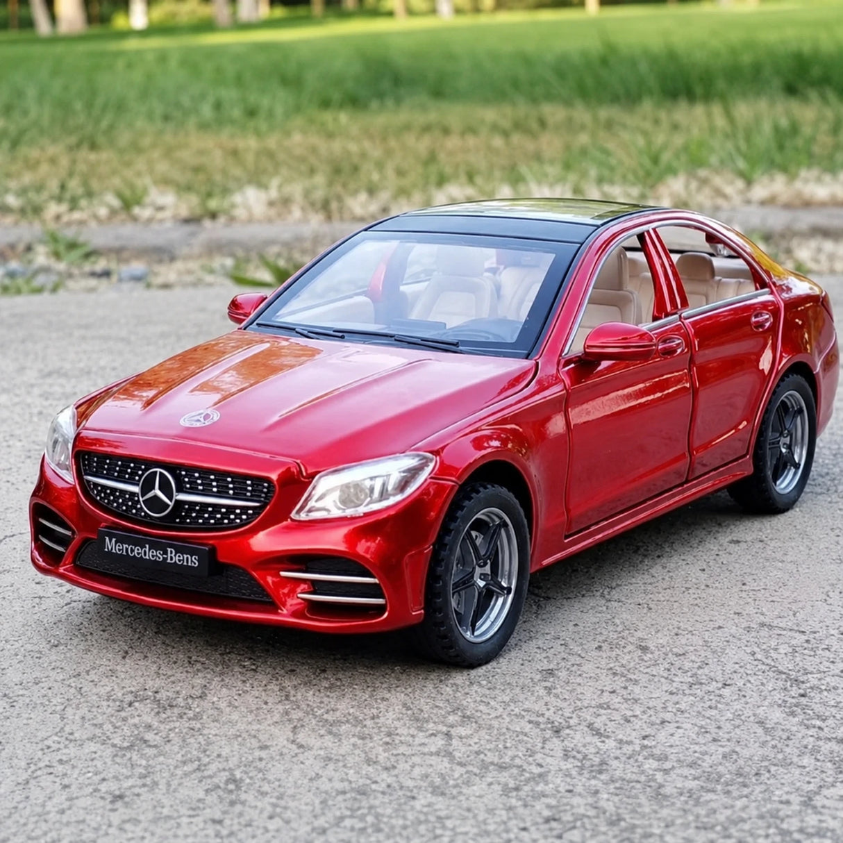 Mercedes-Benz 2014 C260 Red 1:32 – Diecast Display Model Die-Cast