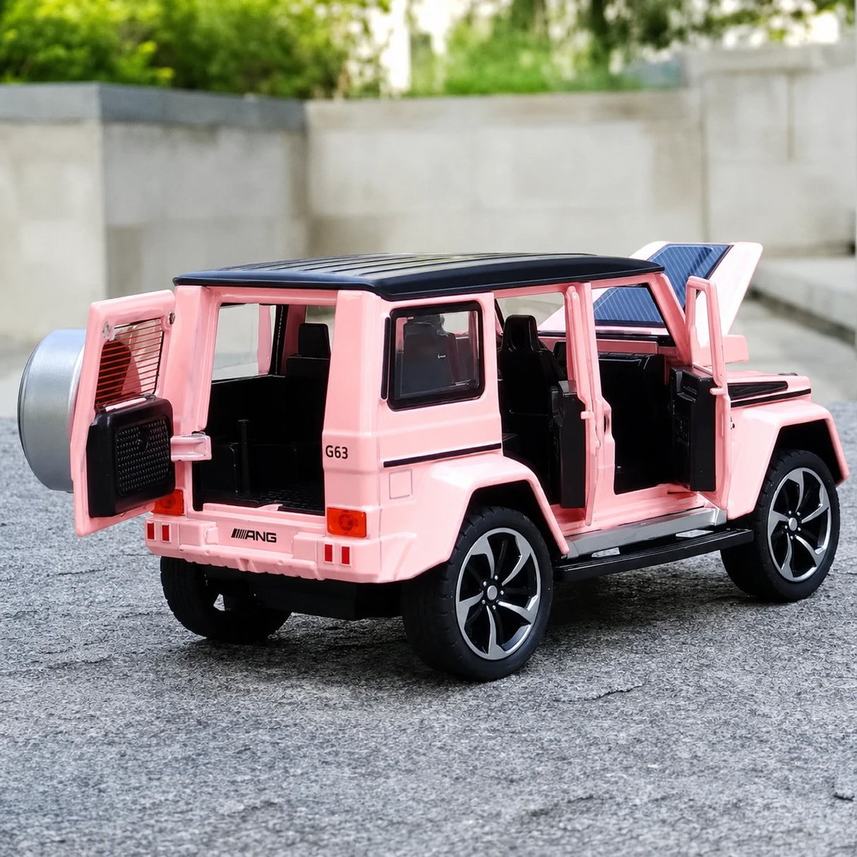 Mercedes-AMG 2018 G63 Pink 1:32 – Diecast Display Model Die-Cast