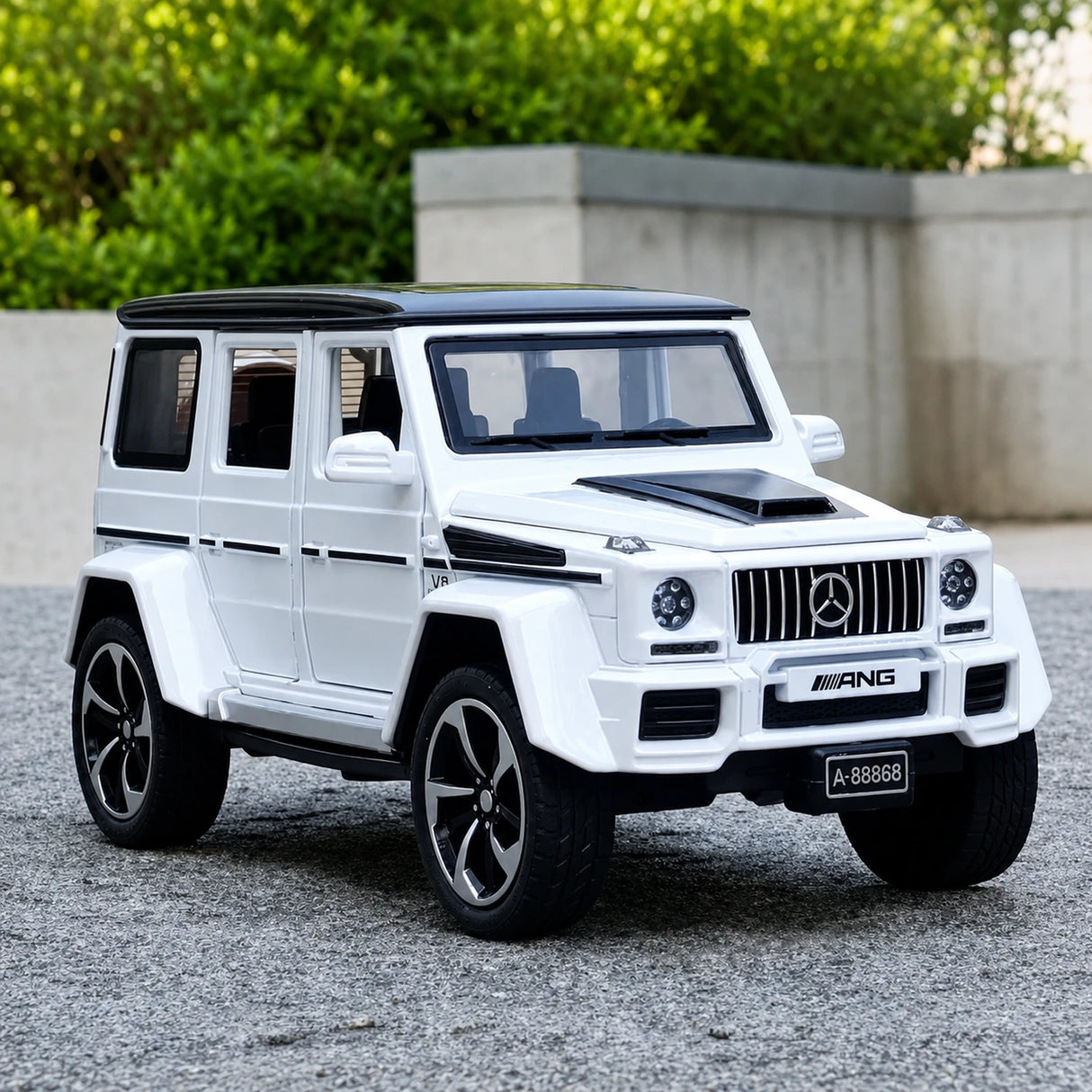 Mercedes-AMG 2018 G63 White 1:32 – Diecast Display Model Die-Cast