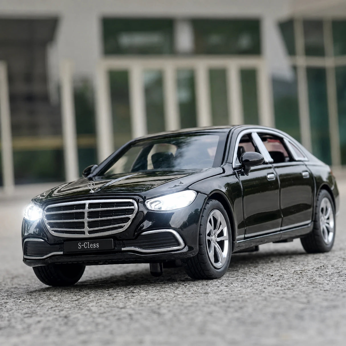 Mercedes-Benz 2020 S400L Black 1:32 – Diecast Display Model Die-Cast