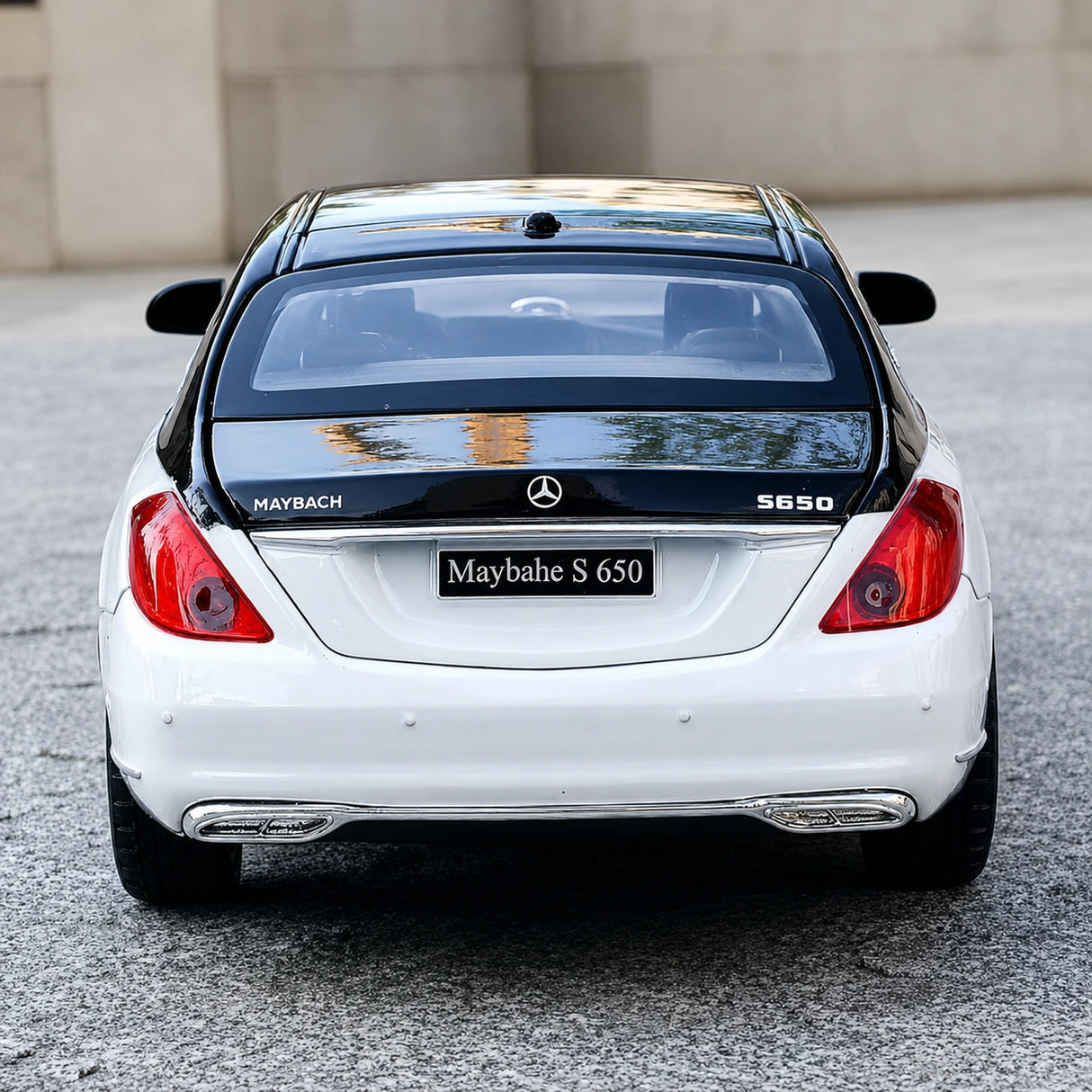Mercedes-Maybach 2020 S650 Black-White 1:32 – Diecast Display Model Die-Cast