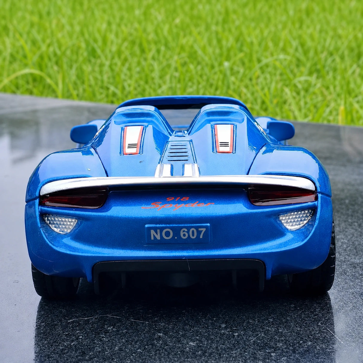 Porsche 2010 918 Spyder Blue 1:32 – Diecast Display Model Die-Cast