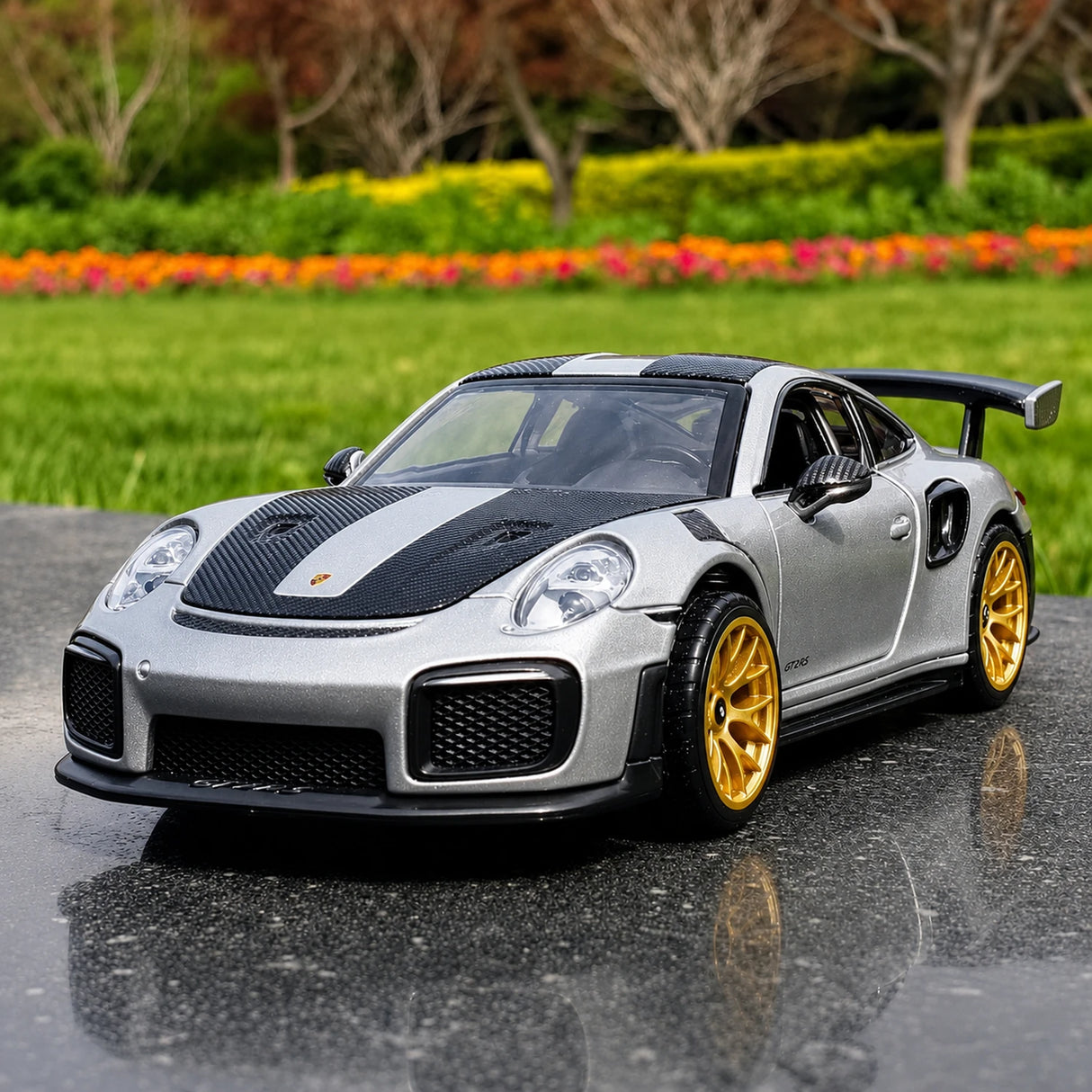 Porsche 2018 911 GT2 RS Silver 1:32 – Diecast Display Model Die-Cast