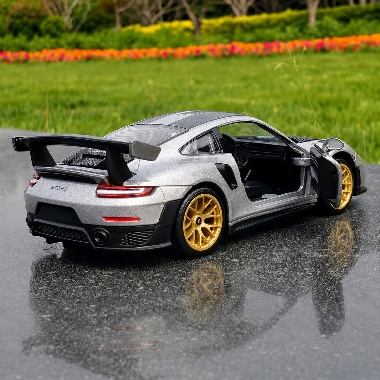 Porsche 2018 911 GT2 RS Silver 1:32 – Diecast Display Model Die-Cast