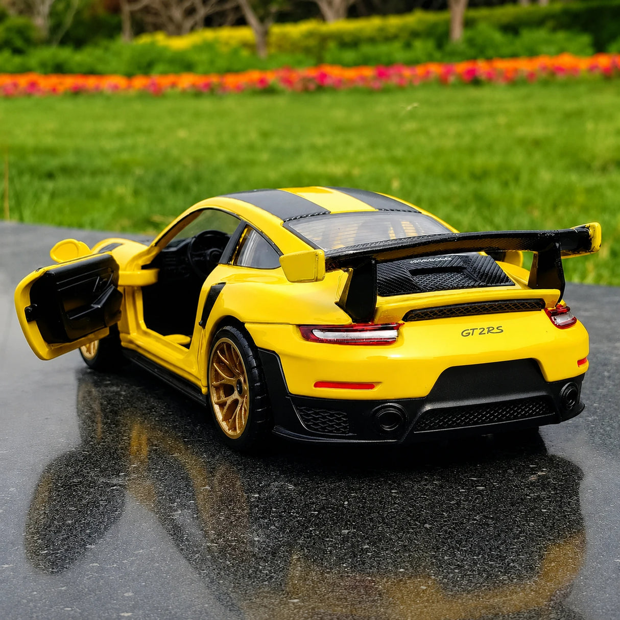 Porsche 2018 911 GT2 RS Yellow 1:32 – model wyświetlacza odlewany z metalu