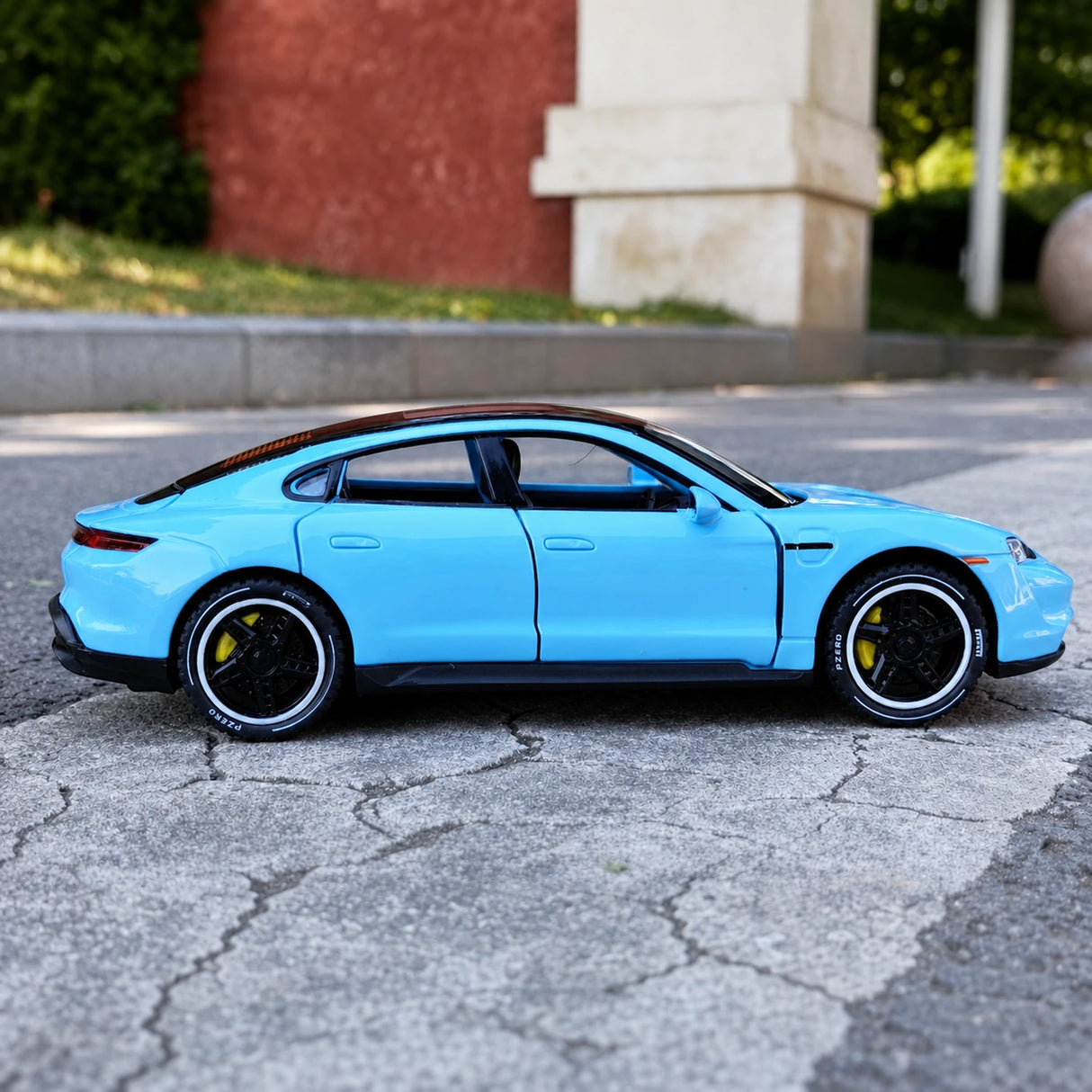 Porsche 2019 Taycan Blue 1:32 – Diecast Display Model Die-Cast