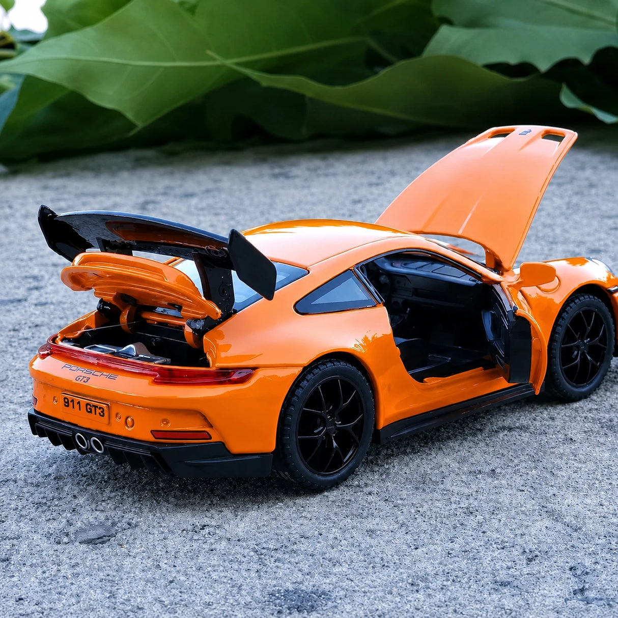 Porsche 2021 911 GT3 Orange 1:32 – Model z odlewem odlewanym