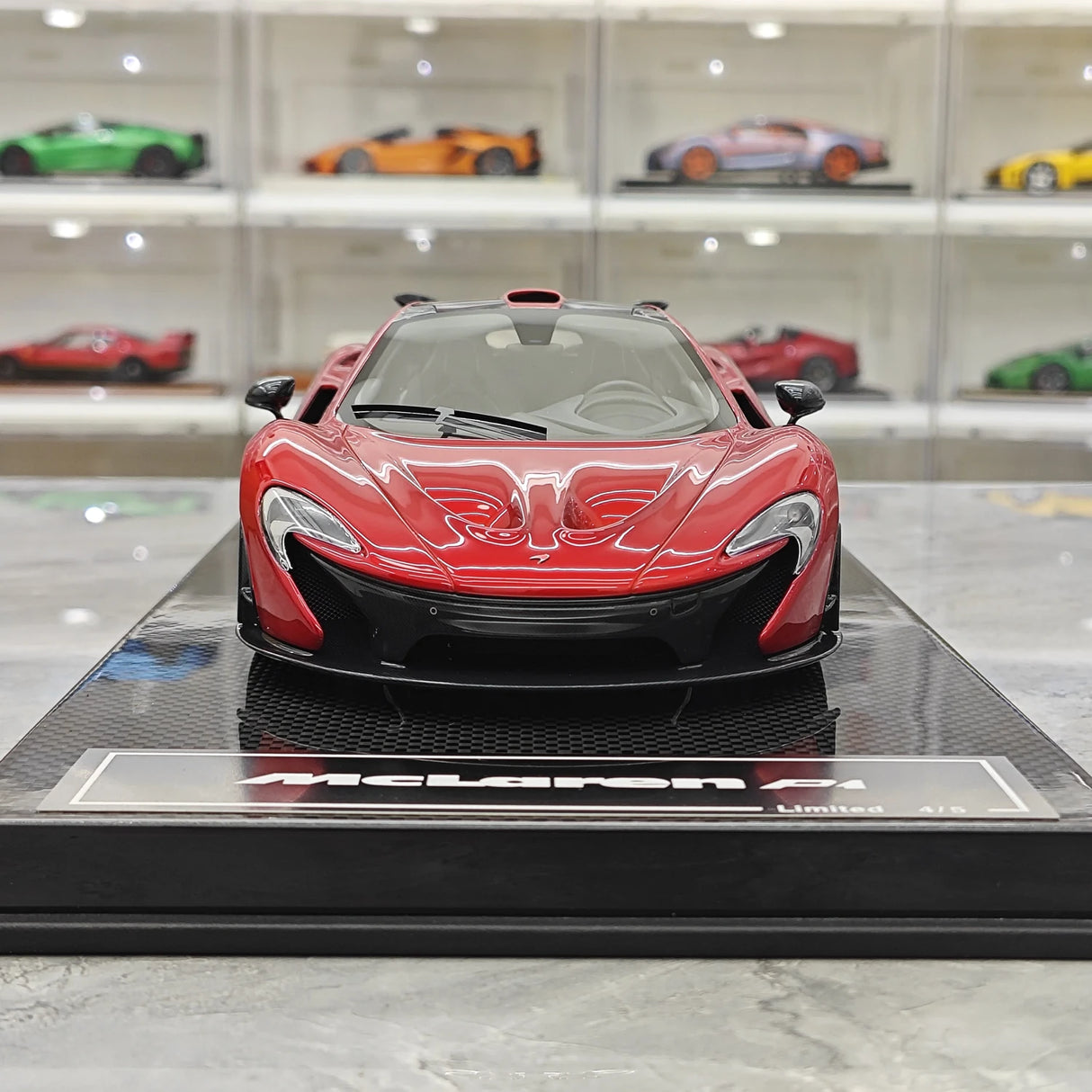 Dino Model McLaren 2013 P1 Volcano Red 1:18 – Resina da collezione in resina modello