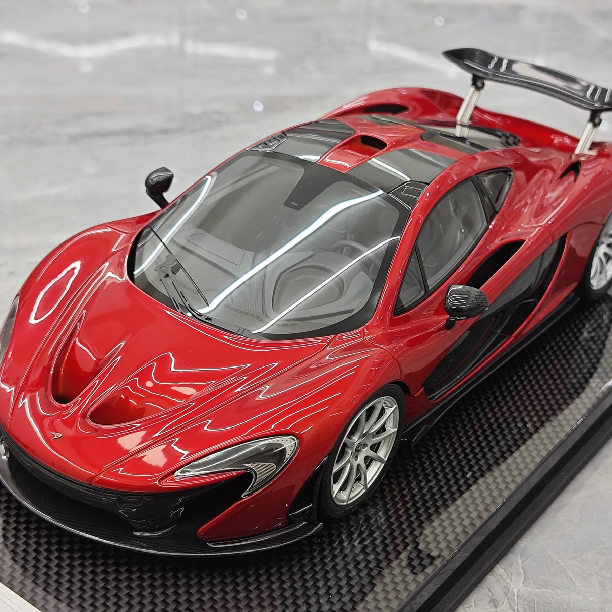 Dino Model McLaren 2013 P1 Volcano Red 1:18 – Resina da collezione in resina modello