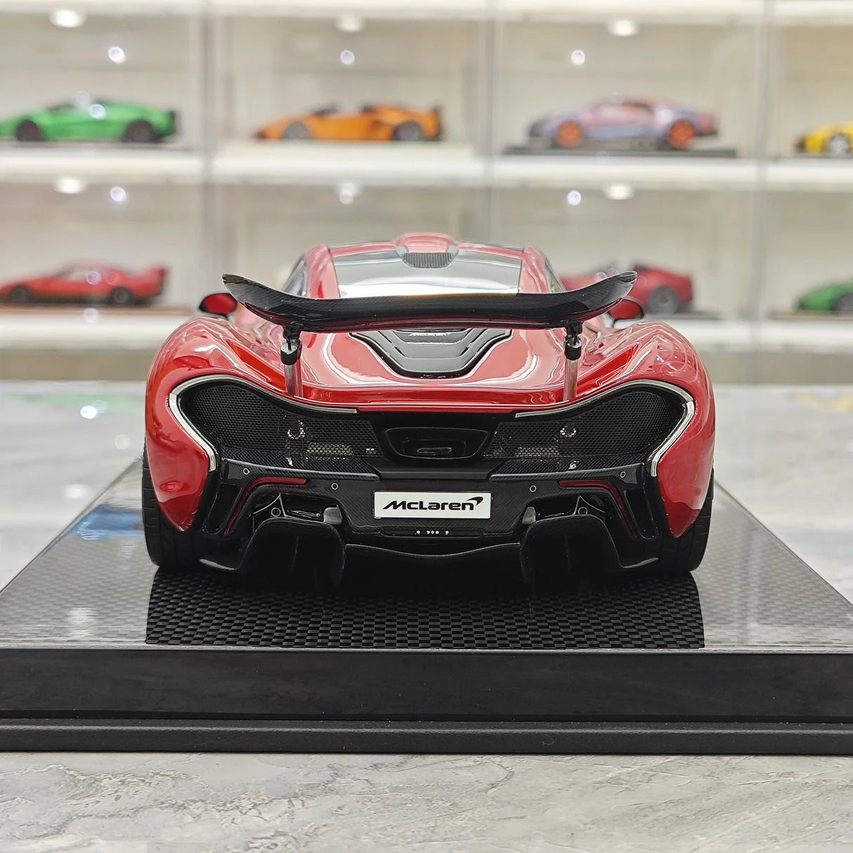 Dino Model McLaren 2013 P1 Volcano Red 1:18 – Resina da collezione in resina modello