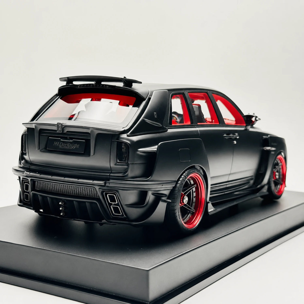 DreamWalkers Rolls-Royce 2018 Cullinan Widebody Matte Black 1:18 – Collectible Resin Model Resin