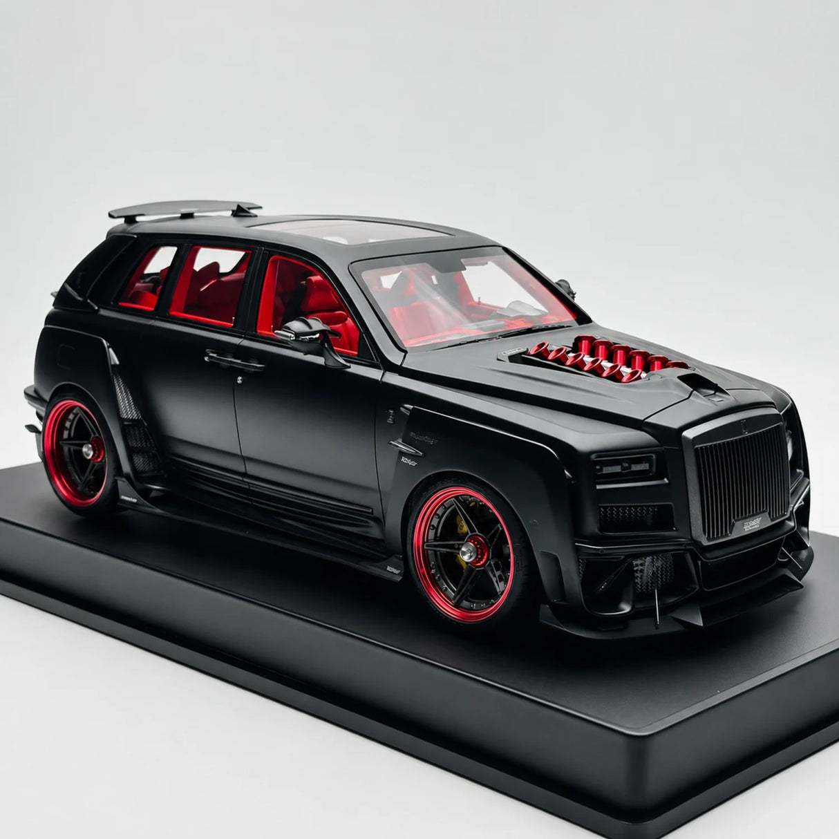 DreamWalkers Rolls-Royce 2018 Cullinan Widebody Matte Black 1:18 – Collectible Resin Model Resin