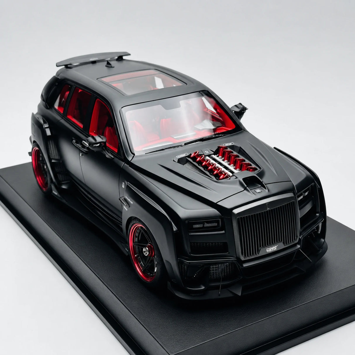 DreamWalkers Rolls-Royce 2018 Cullinan Widebody Matte Black 1:18 – Collectible Resin Model Resin