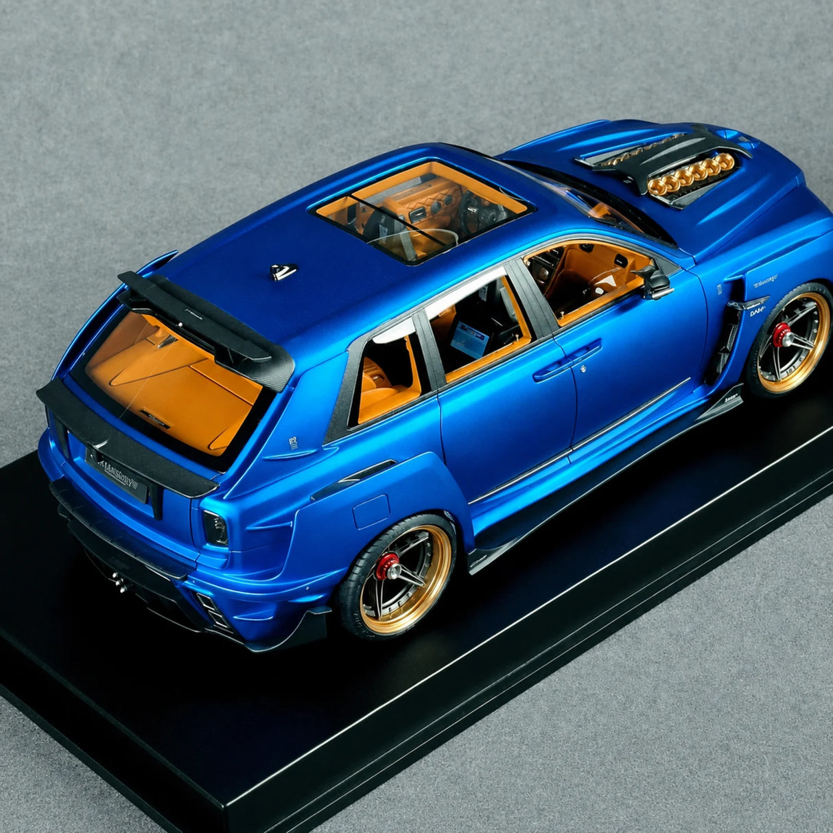 DreamWalkers Rolls-Royce 2018 Cullinan Widebody Matte Blue 1:18 – Collectible Resin Model Resin