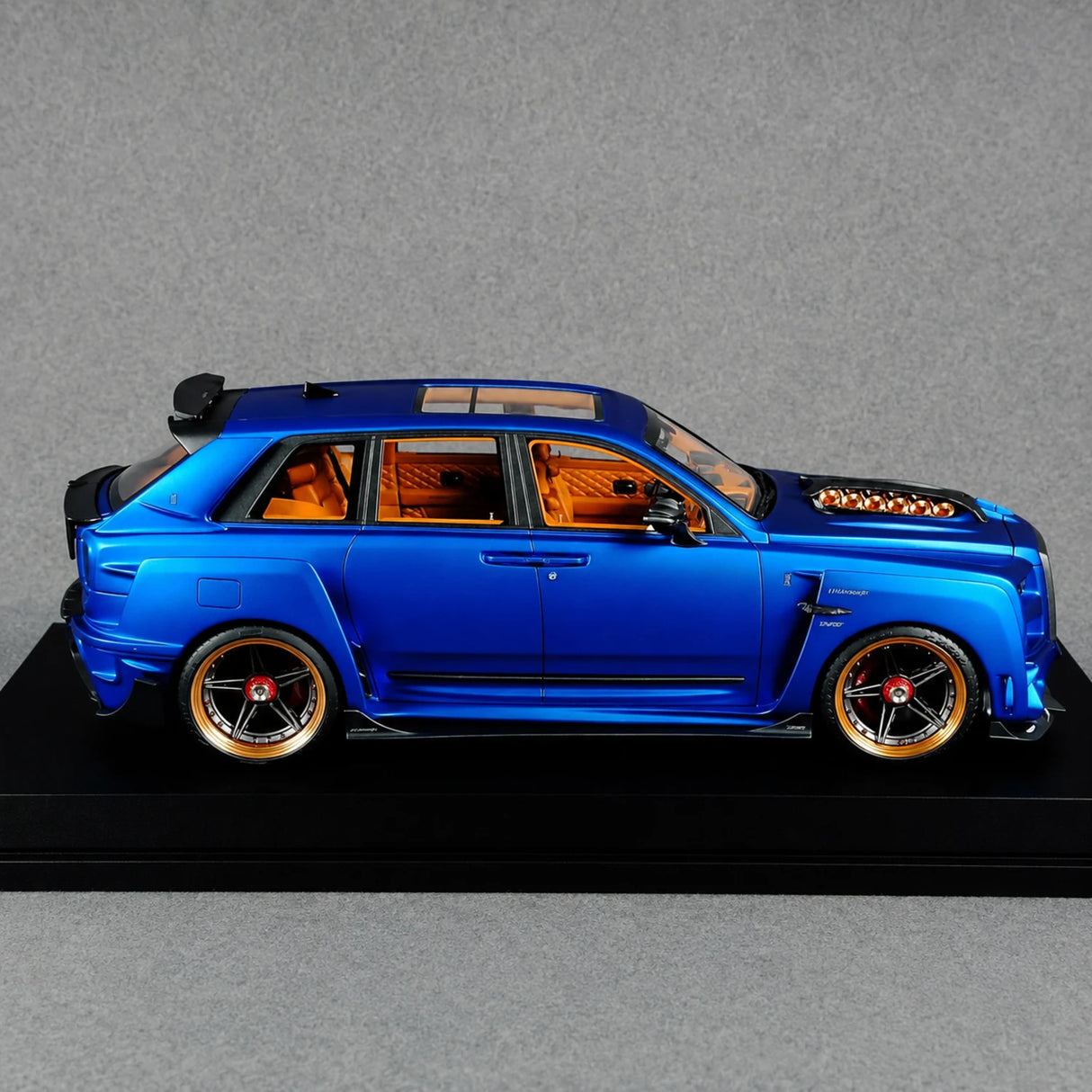 DreamWalkers Rolls-Royce 2018 Cullinan Widebody Matte Blue 1:18 – Collectible Resin Model Resin