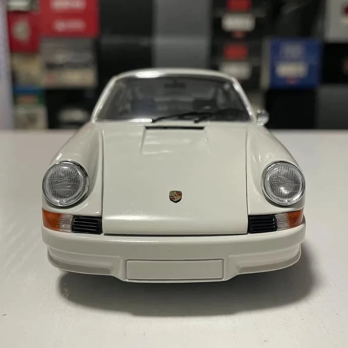 EBBRO Porsche 1973 911 Carrera RS White 1:24 – Collectible Diecast Model Die-Cast