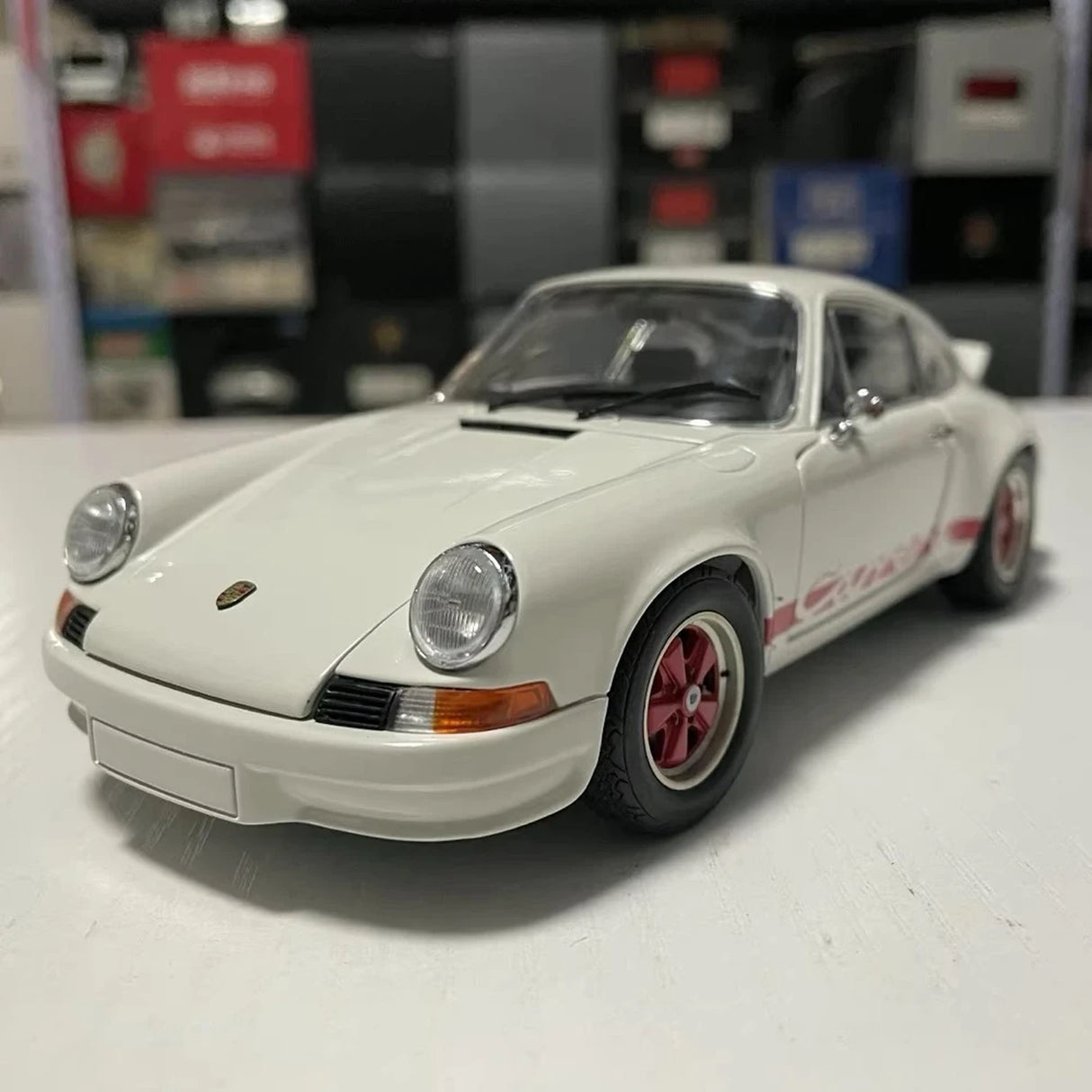 EBBRO Porsche 1973 911 Carrera RS White 1:24 – Collectible Diecast Model Die-Cast