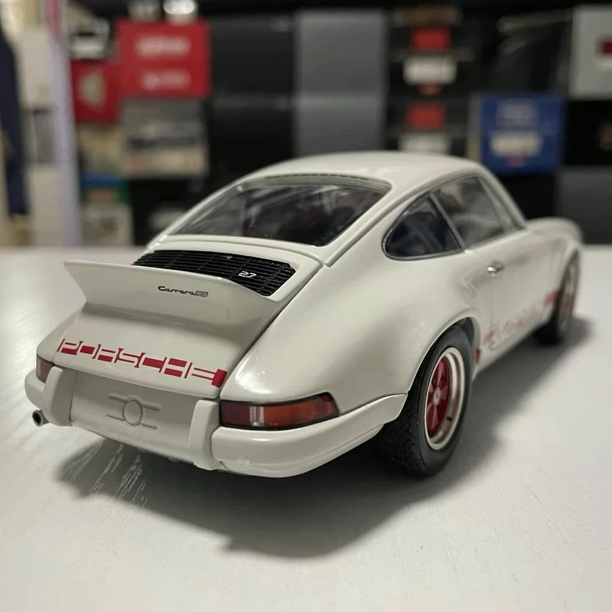 EBBRO Porsche 1973 911 Carrera RS White 1:24 – Collectible Diecast Model Die-Cast