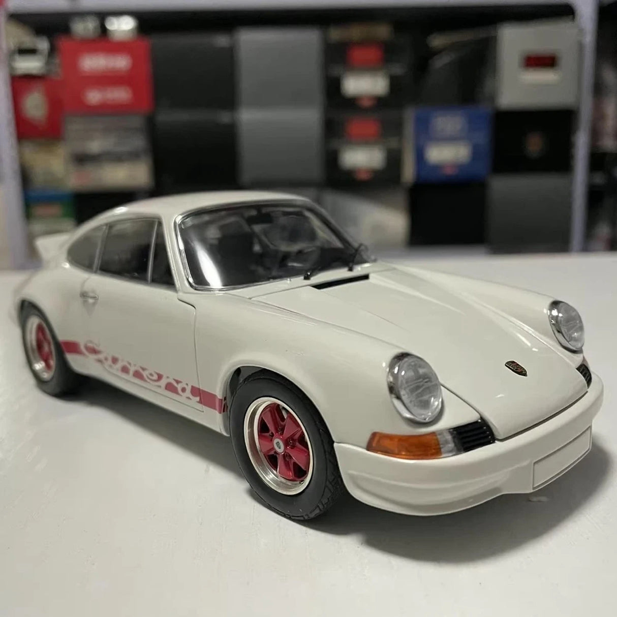 EBBRO Porsche 1973 911 Carrera RS White 1:24 – Collectible Diecast Model Die-Cast