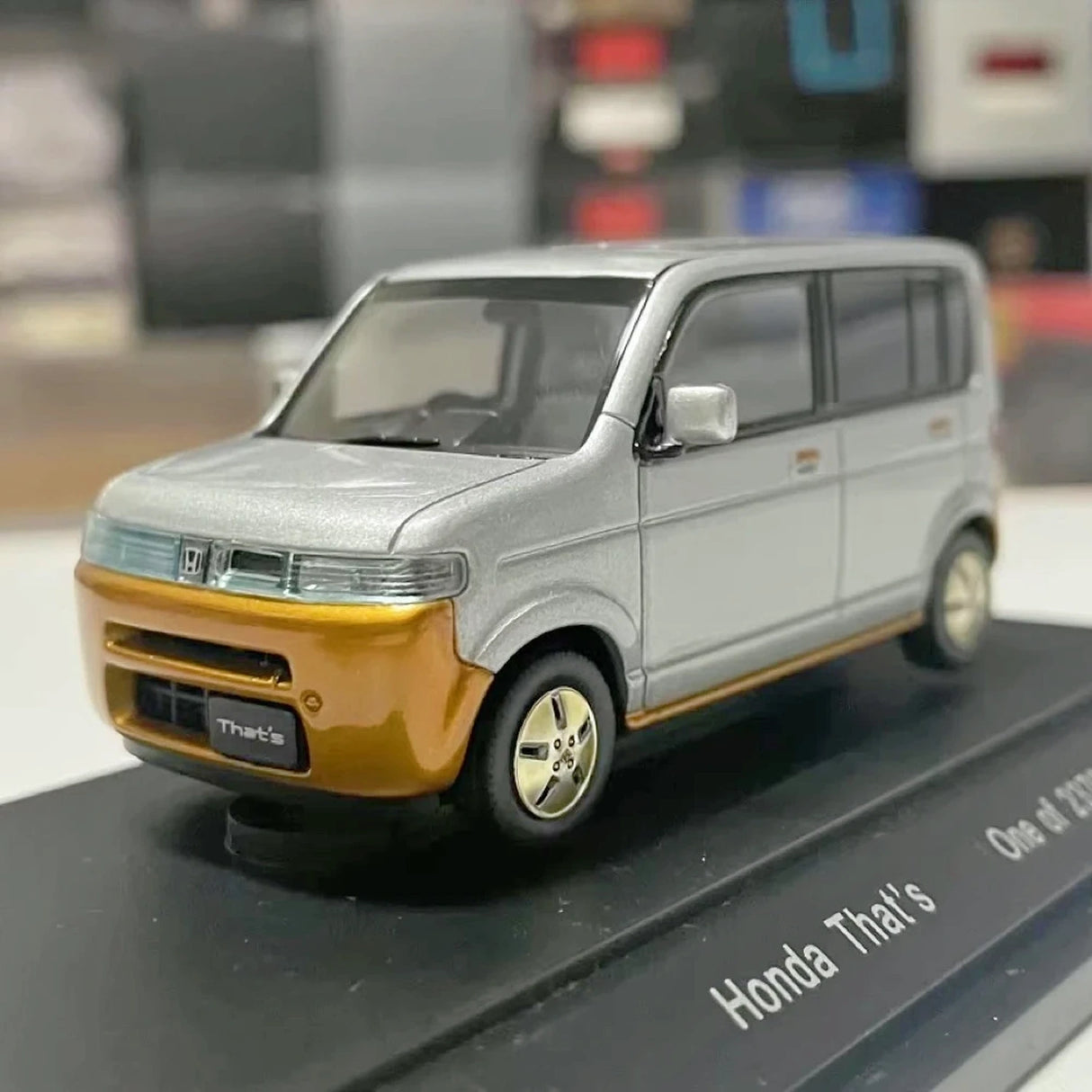 EBBRO Honda 2002 That's Silver 1:43 – Collectible Diecast Model Die-Cast